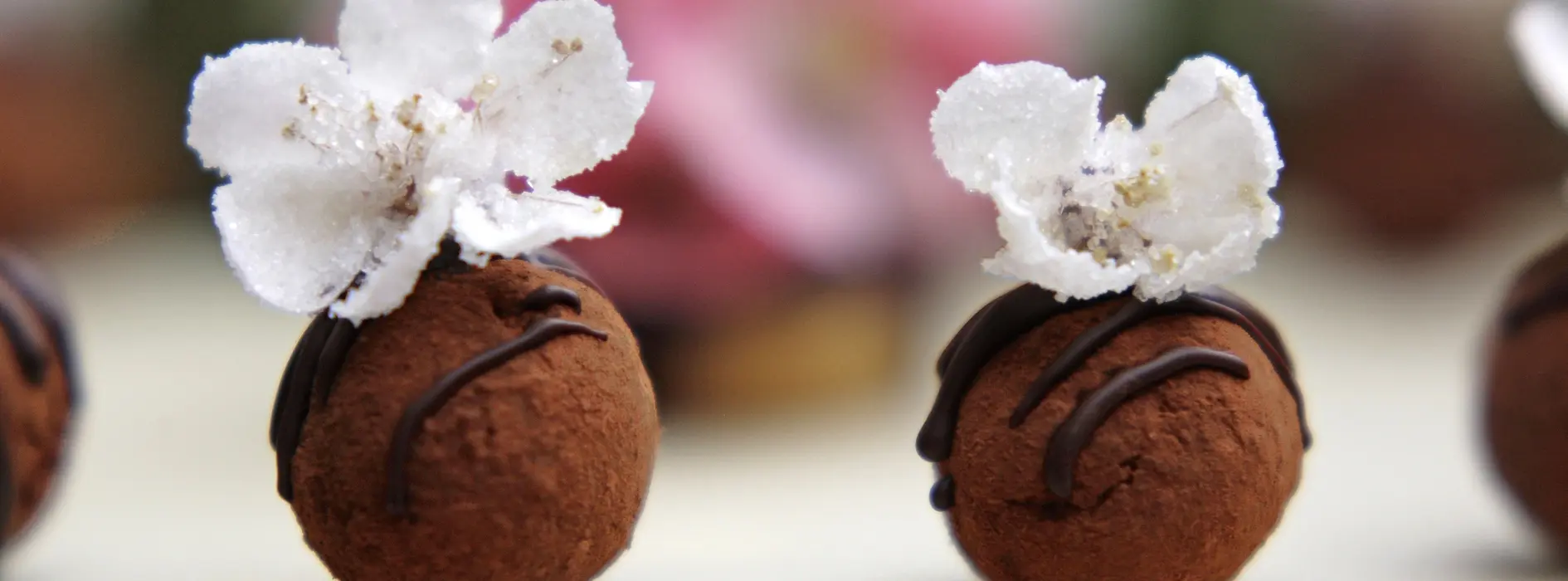 Dulces con decoración floral