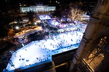 Eislaufen vor dem Rathaus 