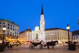 Fiaker na náměstí Michaelerplatz