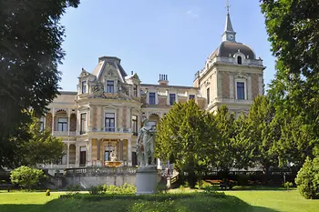Hermesvilla von außen