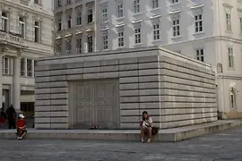 Mahnmal für die österreichischen jüdischen Opfer der Shoah von Rachel Whiteread am Judenplatz