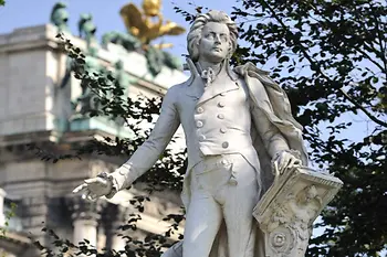 Mozartův pomník v zámecké zahradě Burggarten