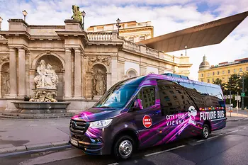 Ansicht des Future Bus vor der Albertina - Virtual Reality Tour