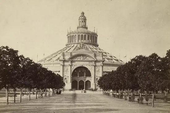 Esposizione Universale del 1873: la rotonda con il portale sud in bianco e nero