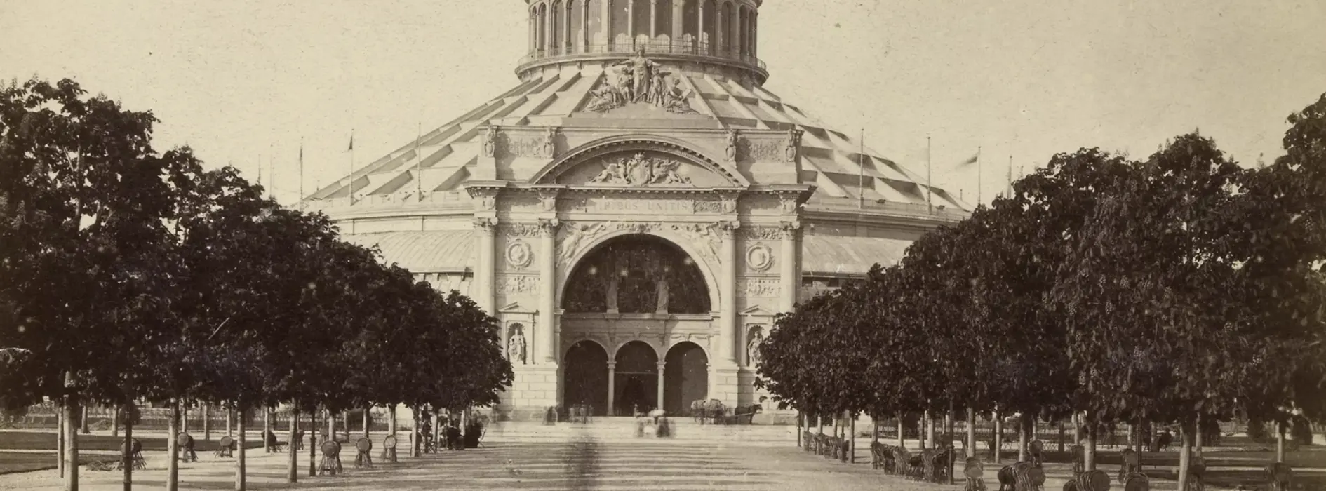 Weltausstellung 1873: Die Rotunde mit dem Südportal in Schwarz Weiß
