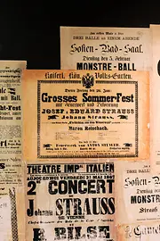 Antiguos carteles anunciadores de eventos Strauss