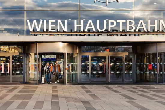 Wien Hauptbahnhof von außen